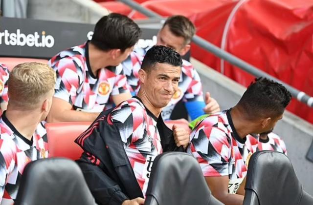 开云体育官网登录-费迪南德:C罗打替补肯定生气,他从不相信自己有错